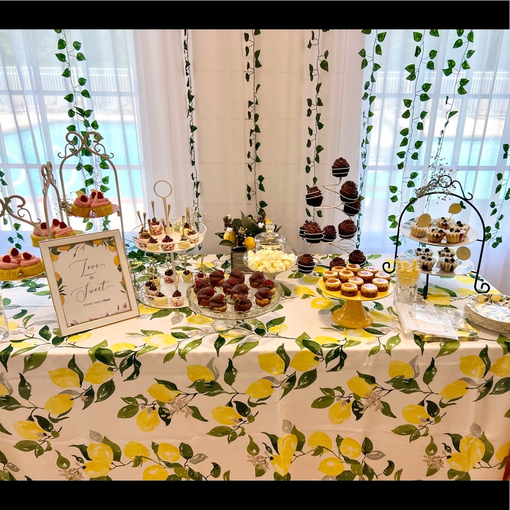 Lemon table cloths